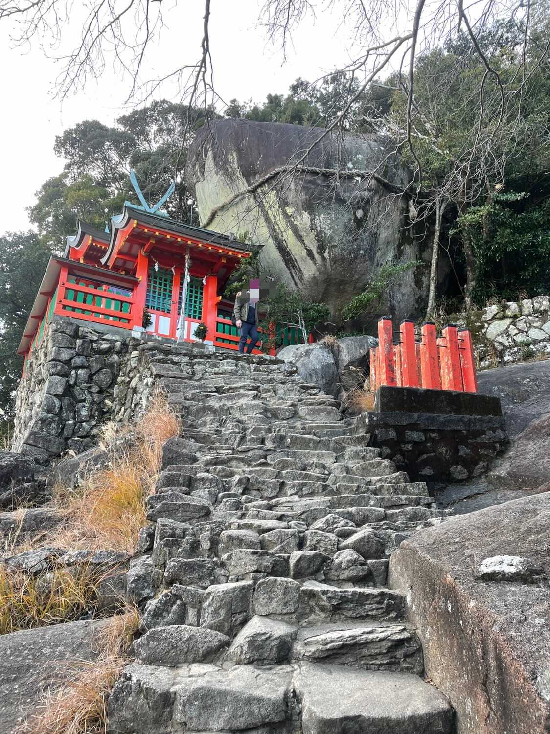 体感傾斜80度！ 石段と言うか、もはや崖……新宮市の神倉神社は