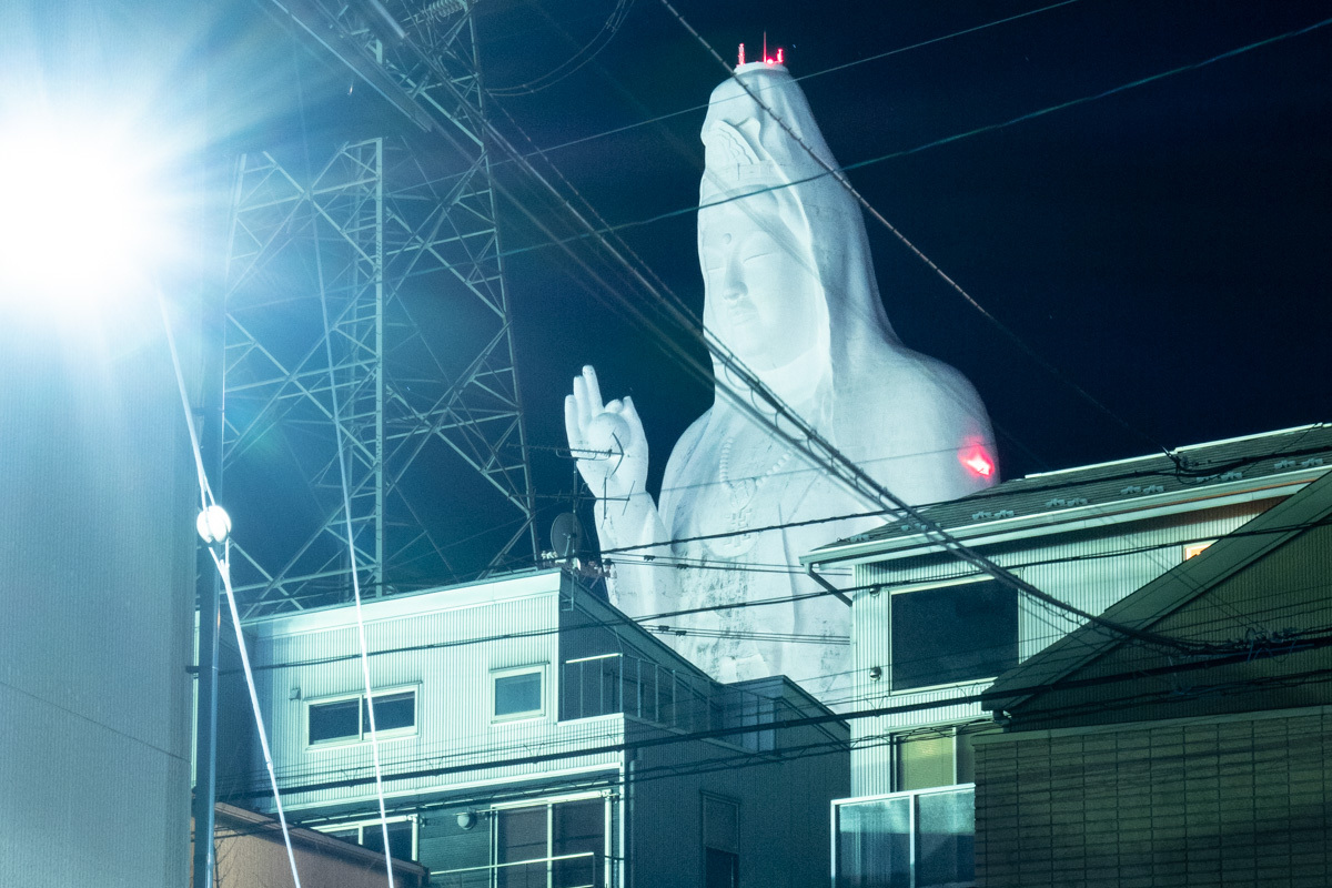 極上特大観音像　台込高さ約66㎝/観音像のみ3389g 東Y7-1009☆2F 究極のインスタ映え！世界最大の海上観音像｜ぼのぼ